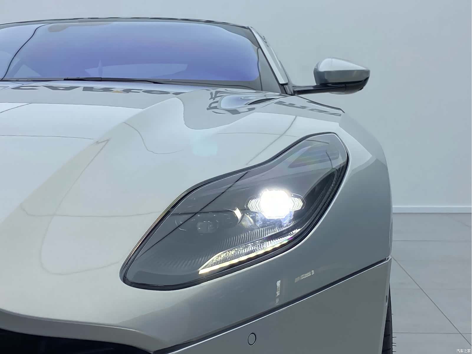 Aston Martin DB11, 2018 22