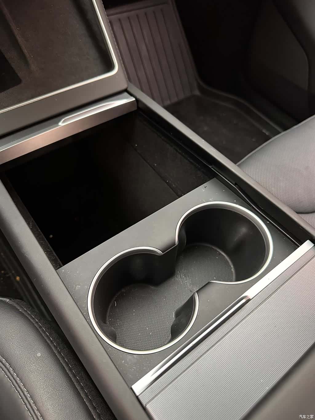 Tesla Model Y, 2025 15
