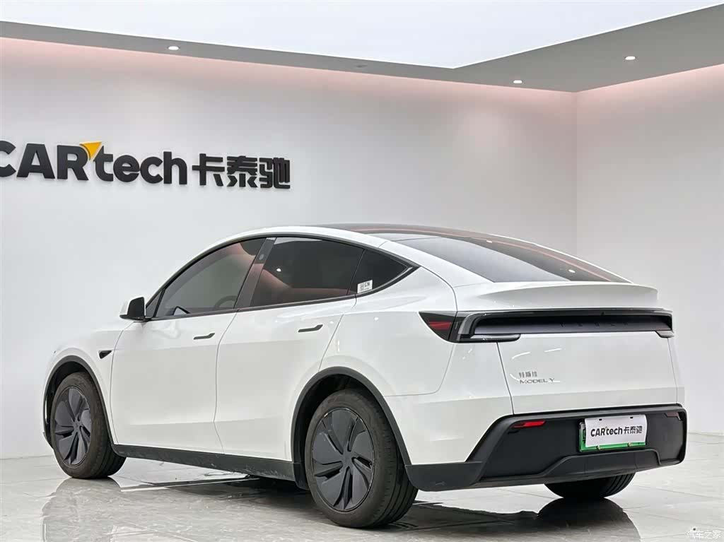 Tesla Model Y, 2025 3