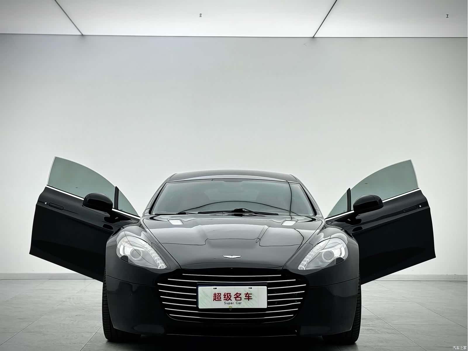 Aston Martin Rapide, 2011 3