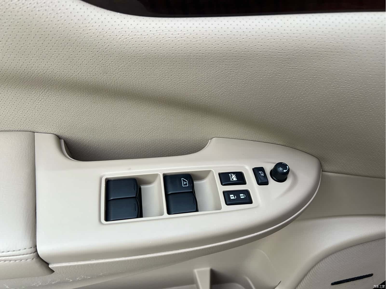 Nissan SL, 2017 16