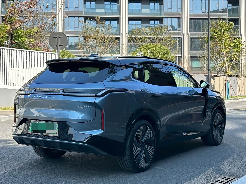 Lynk & Co 08 EM-P