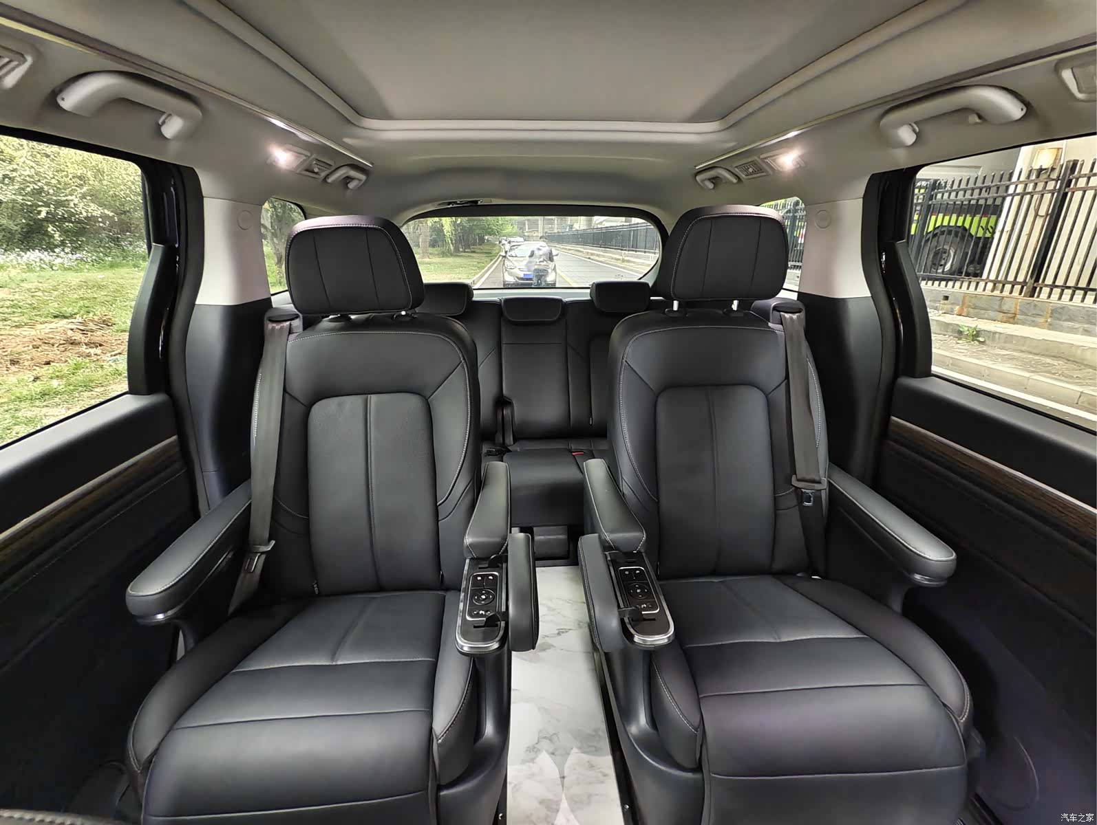Trumpchi M8, 2023 13