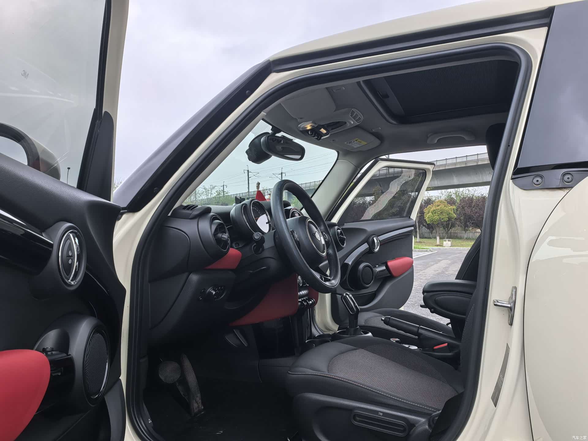Mini ONE, 2019 9