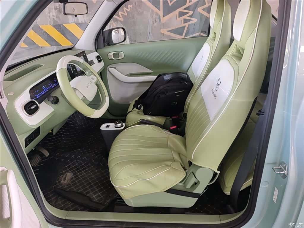 Geely Panda, 2025 15