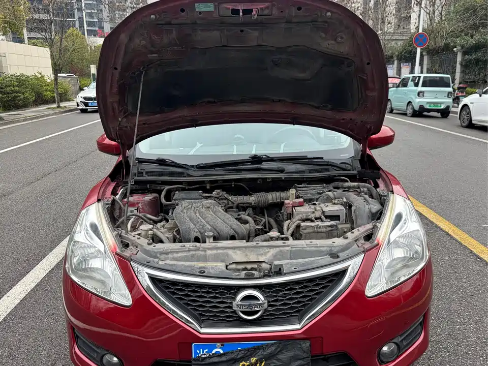 Nissan TIIDA