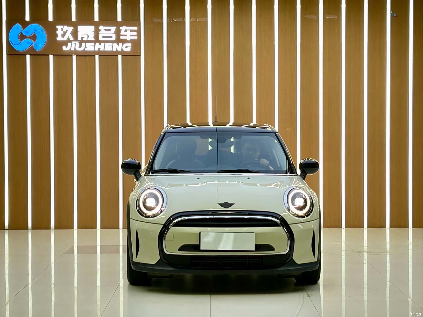 Mini ONE, 2021 2