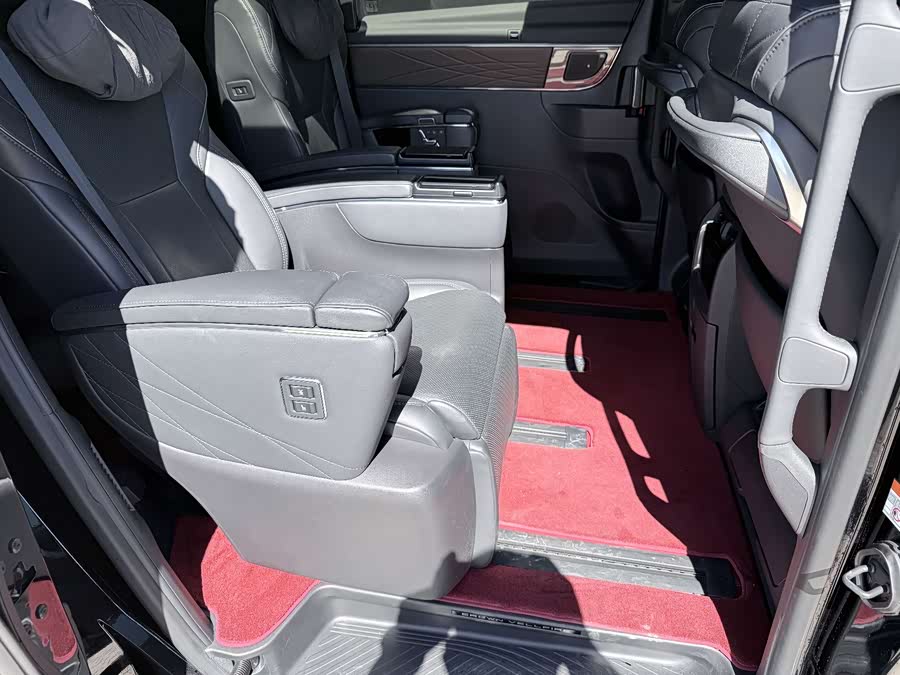 Toyota Vellfire 2024, фото 13