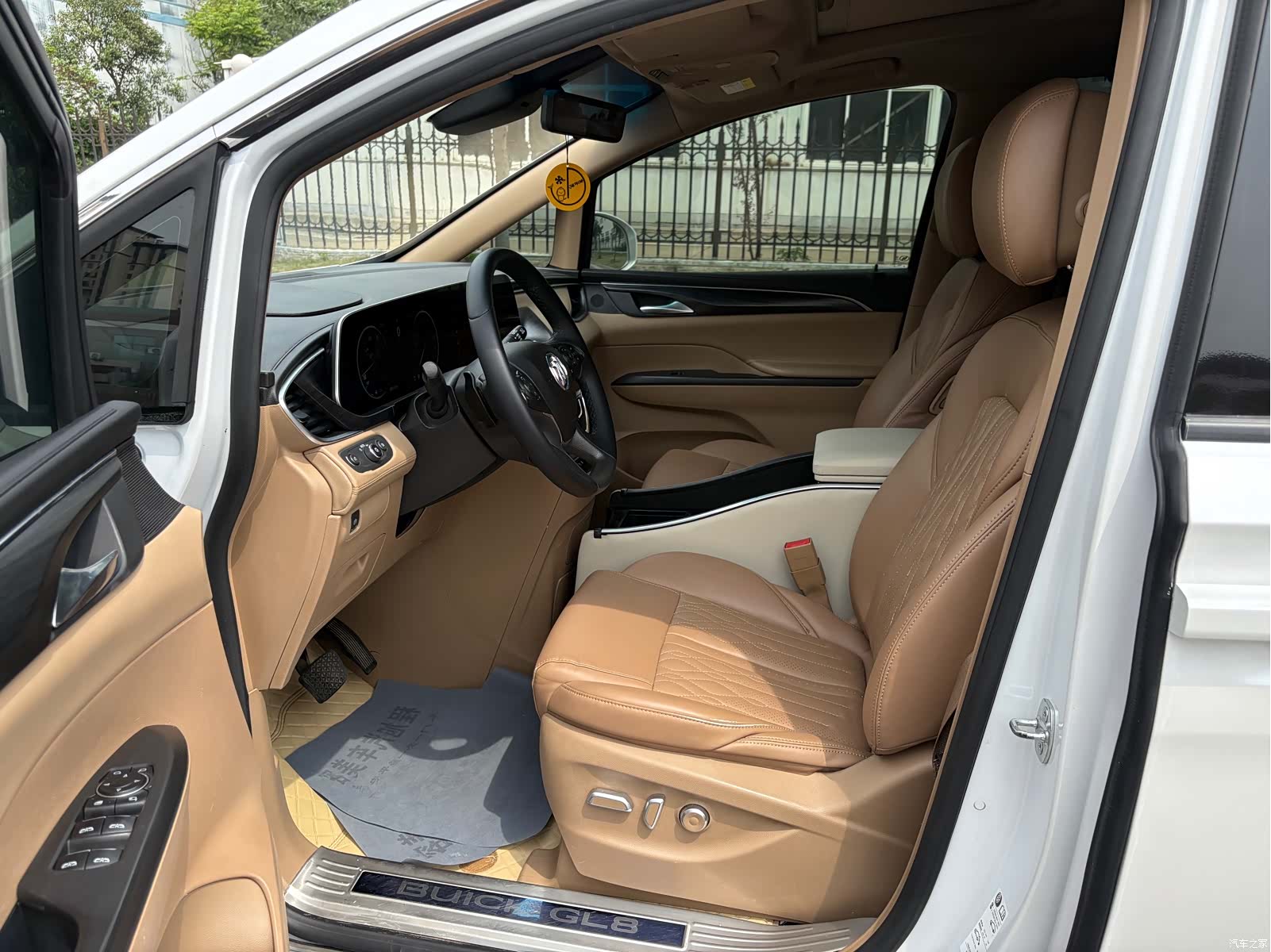 Buick GL8, 2020 6