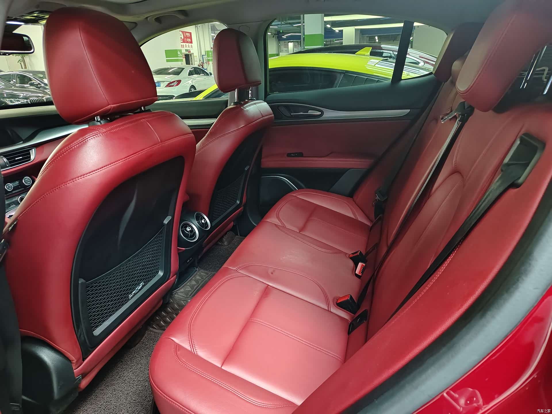 Alfa Romeo Stelvio, 2019 9