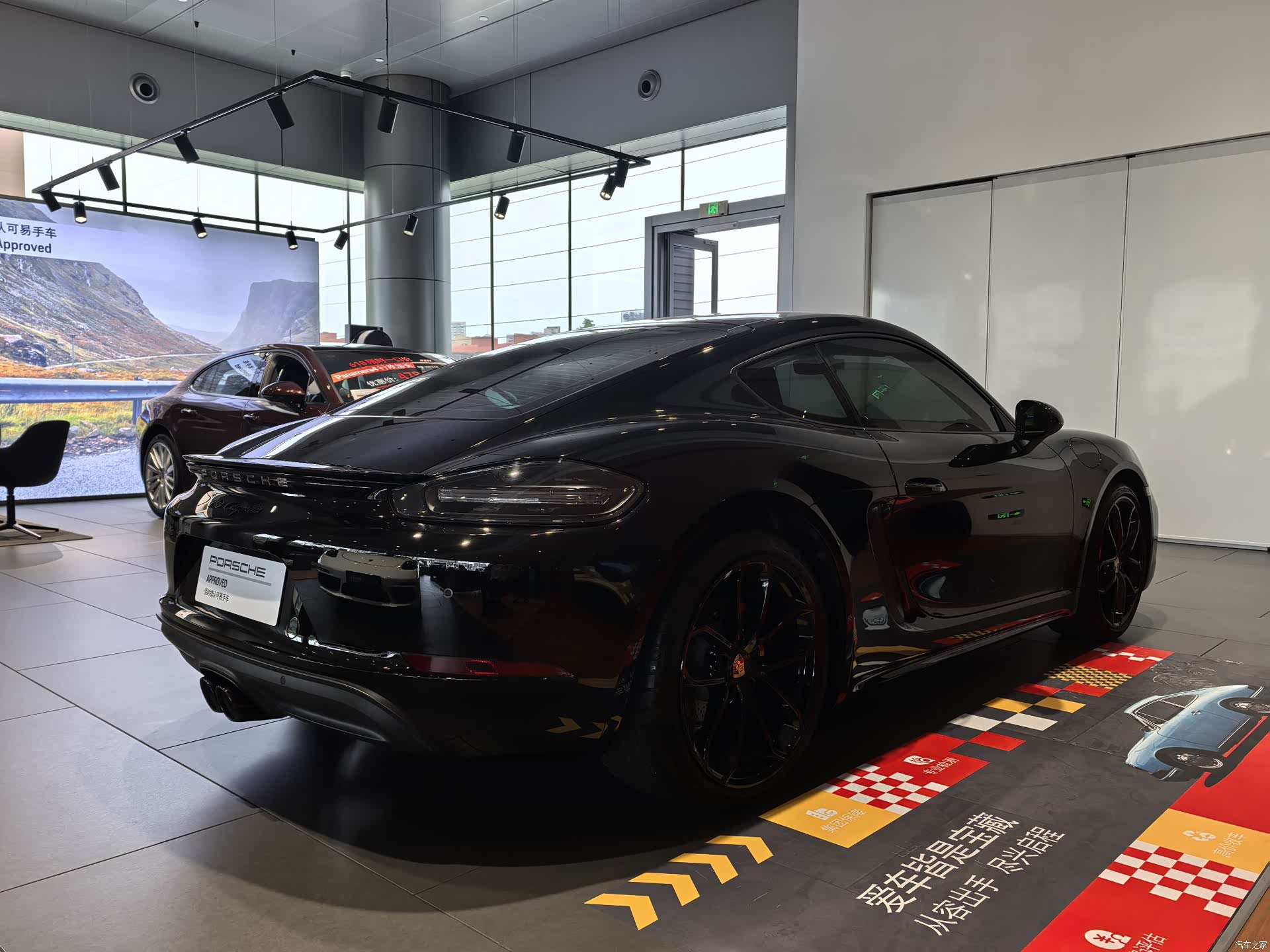 Porsche Cayman, 2024 11