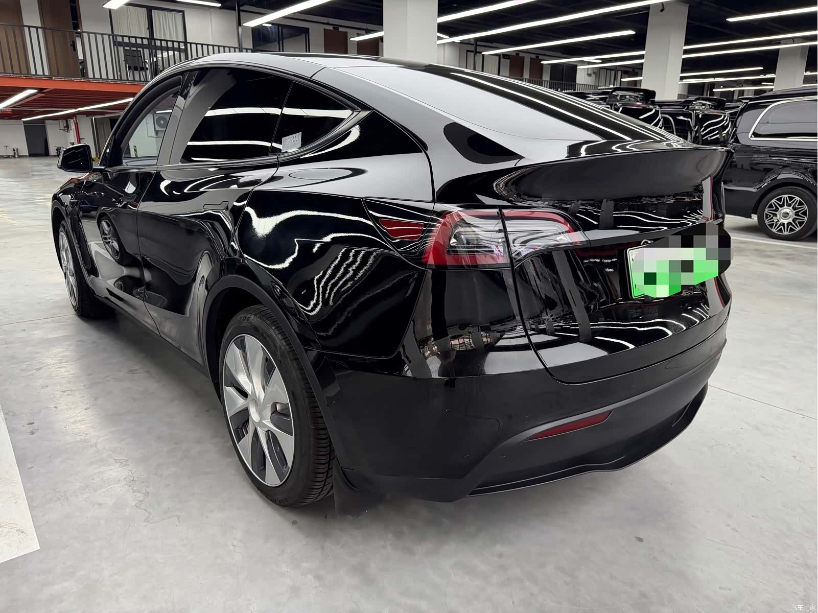 Tesla Model Y, 2023 15