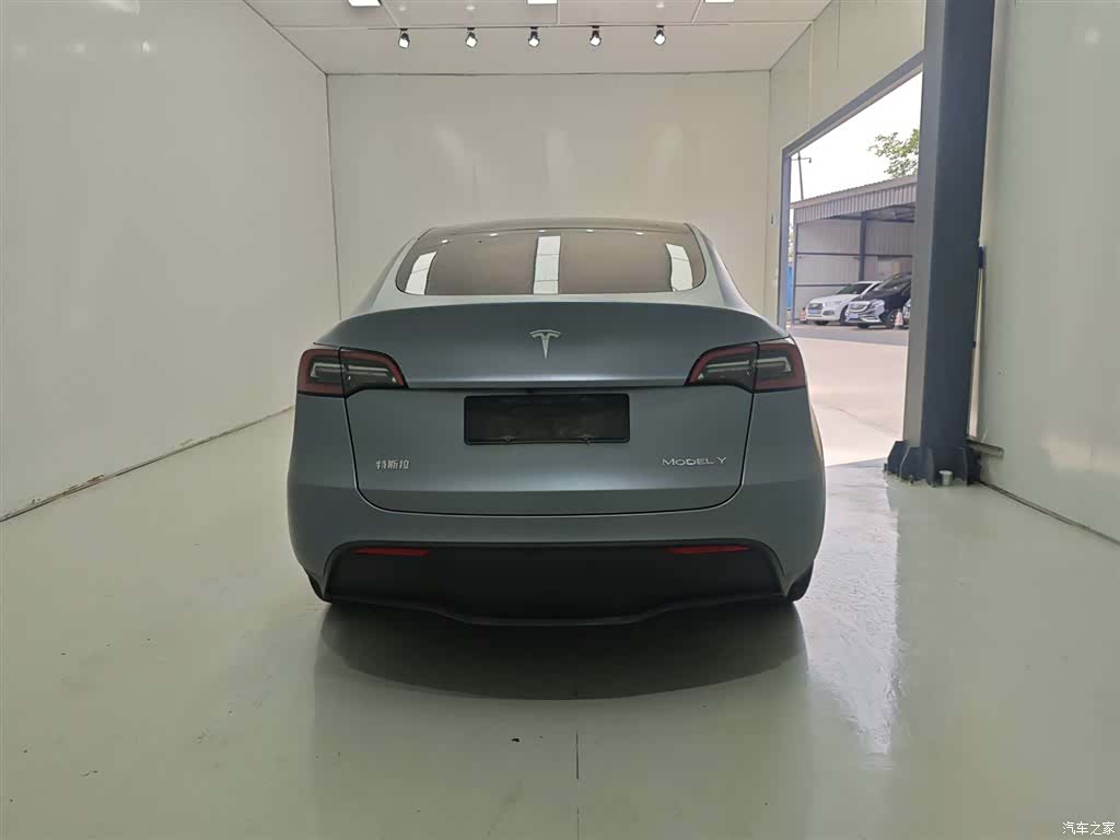 Tesla Model Y, 2022 4