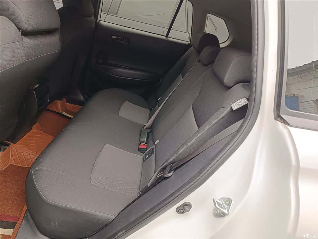 Toyota Frontlander, 2023 13