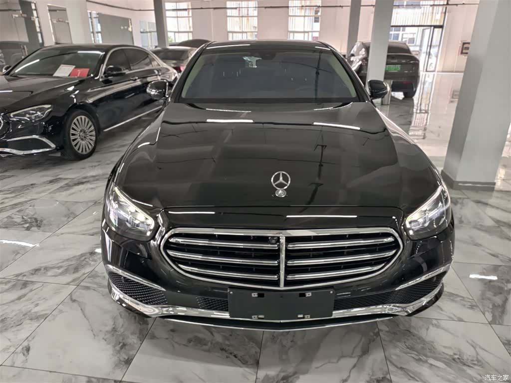 Mercedes-Benz E-Class, 2023 3