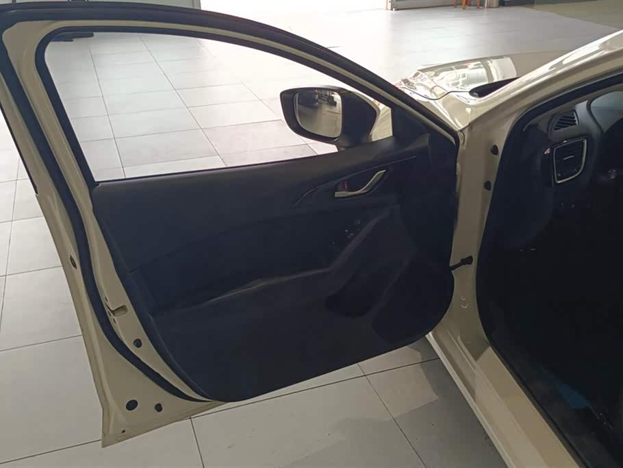 Mazda 3 Angkesaila Mazda 3 Angkesaila