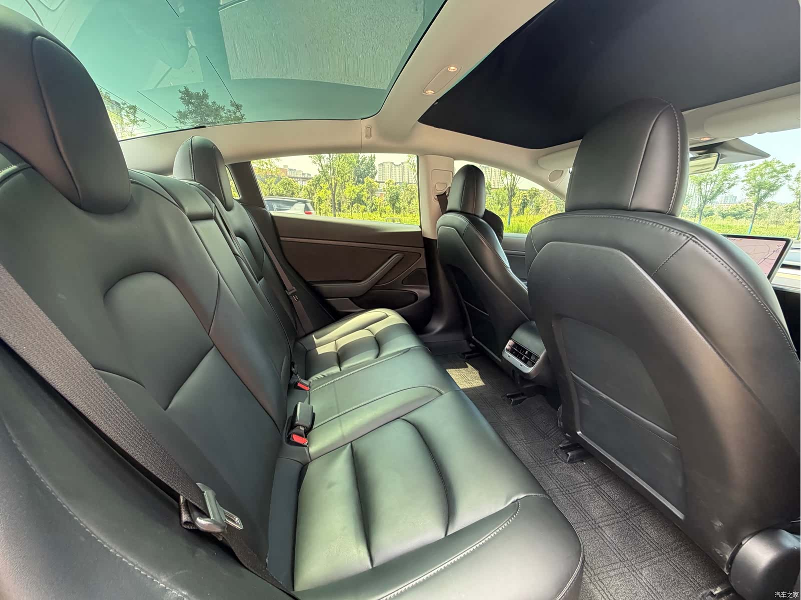 Tesla Model 3, 2020 11