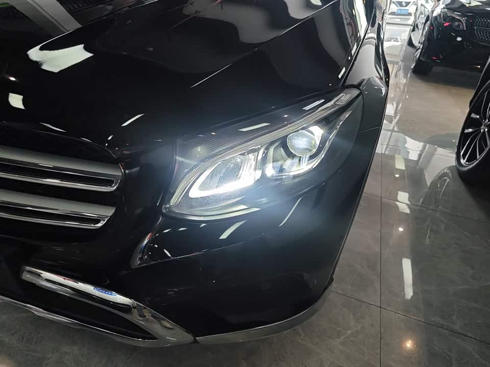 Mercedes-Benz GLC Mercedes-Benz GLC