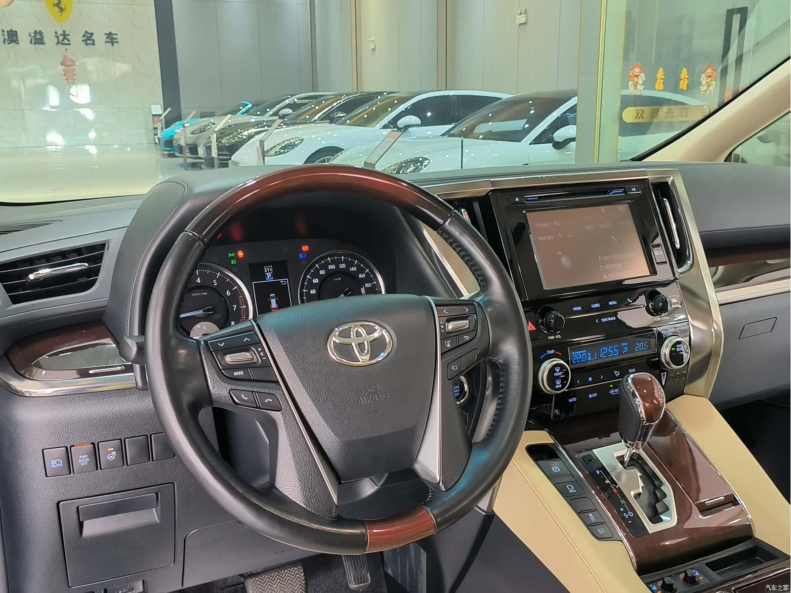 Toyota Alphard, 2018 18