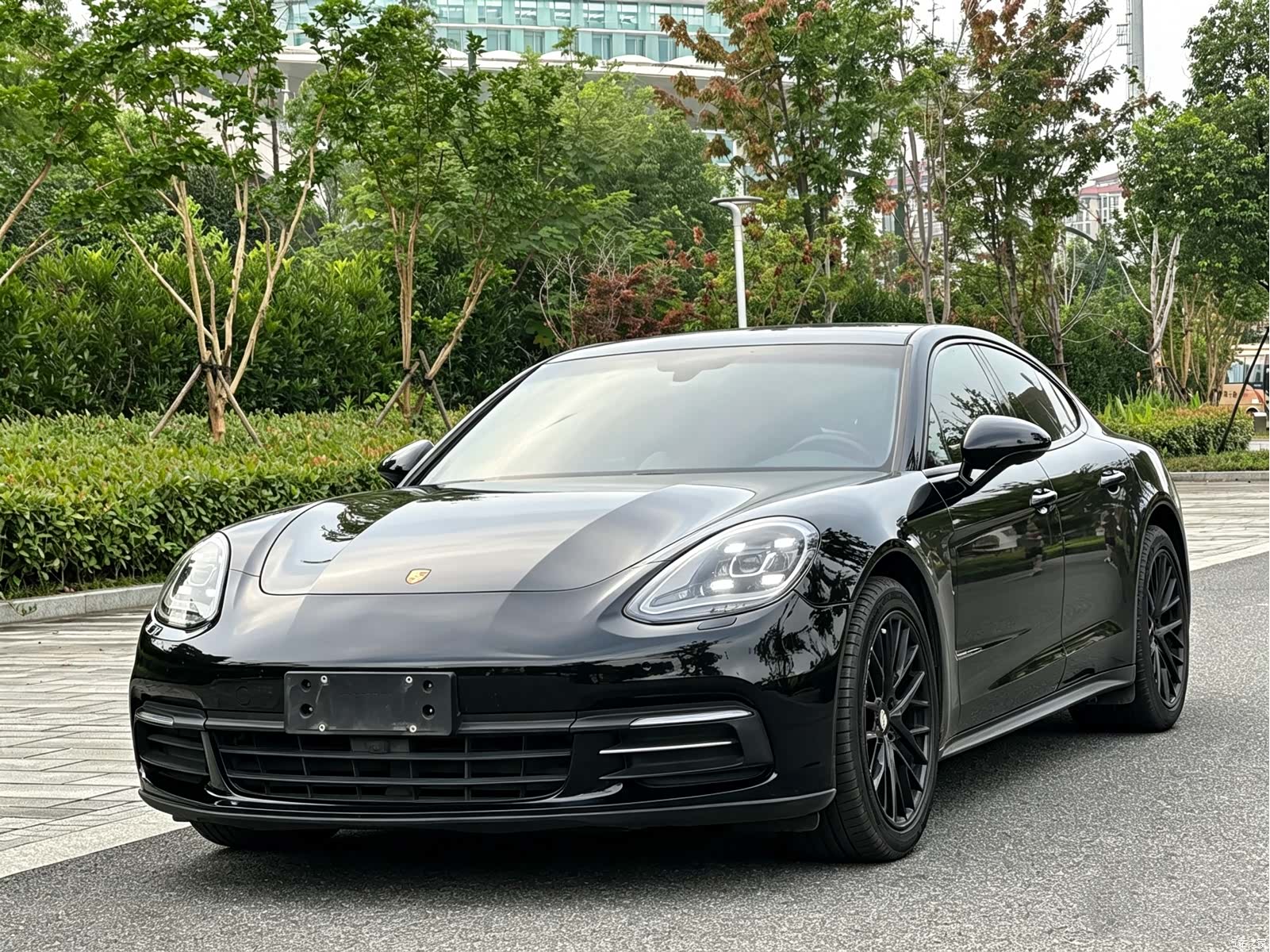 Porsche Panamera, 2018 1
