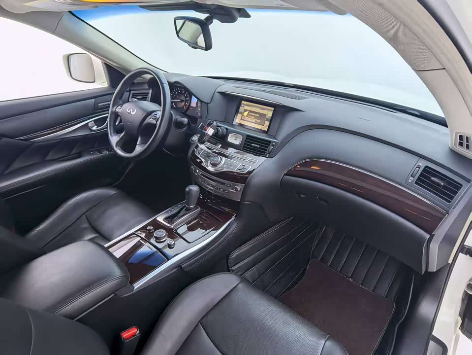 Infiniti Q70 Infiniti Q70