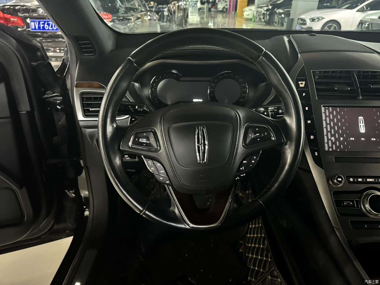 Lincoln MKZ, 2019 4