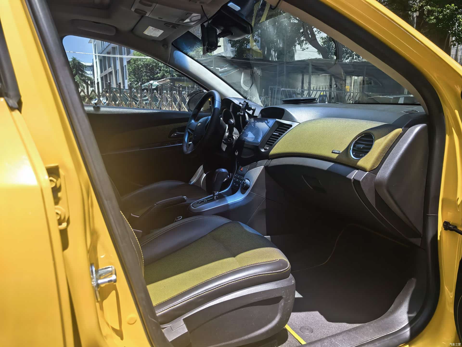 Chevrolet SE, 2011 23