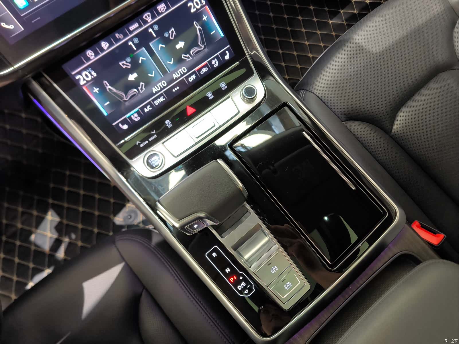 Audi Q8, 2022 13