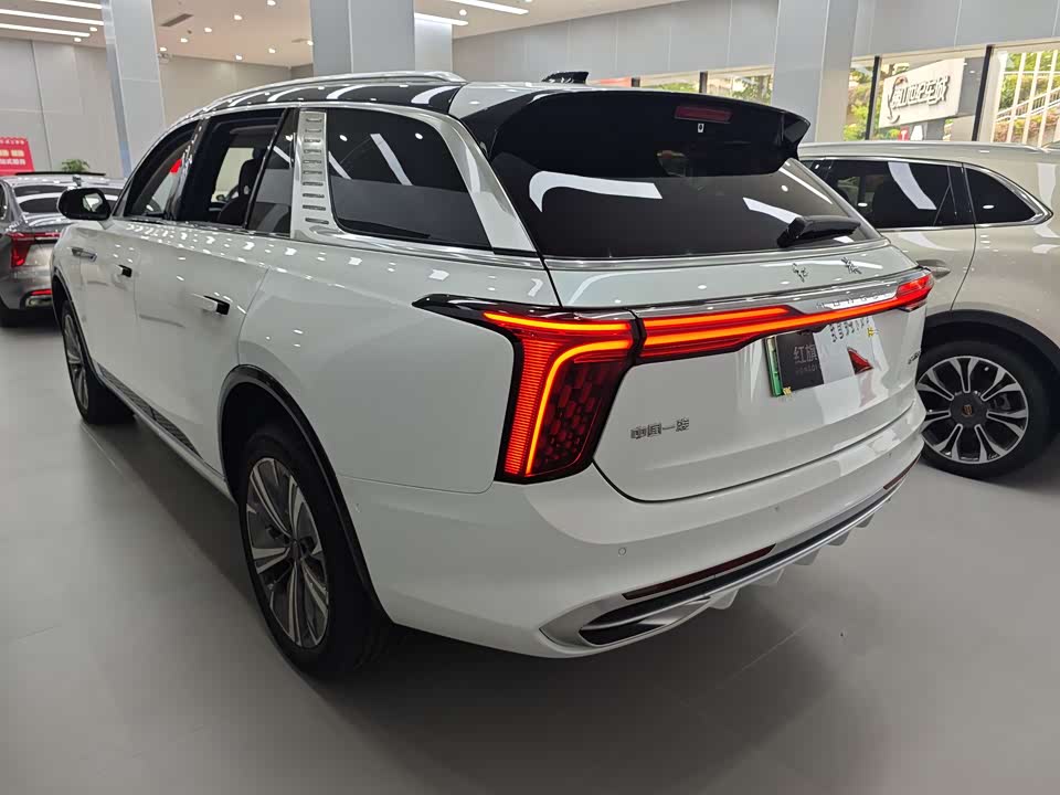 Hongqi E-HS9