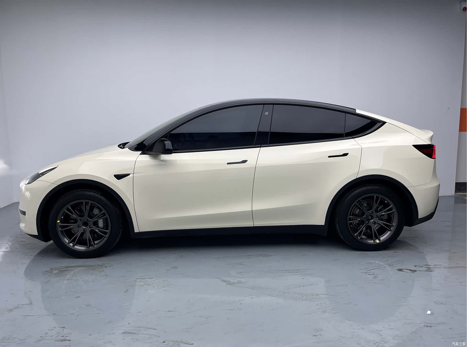 Tesla Model Y, 2023 11