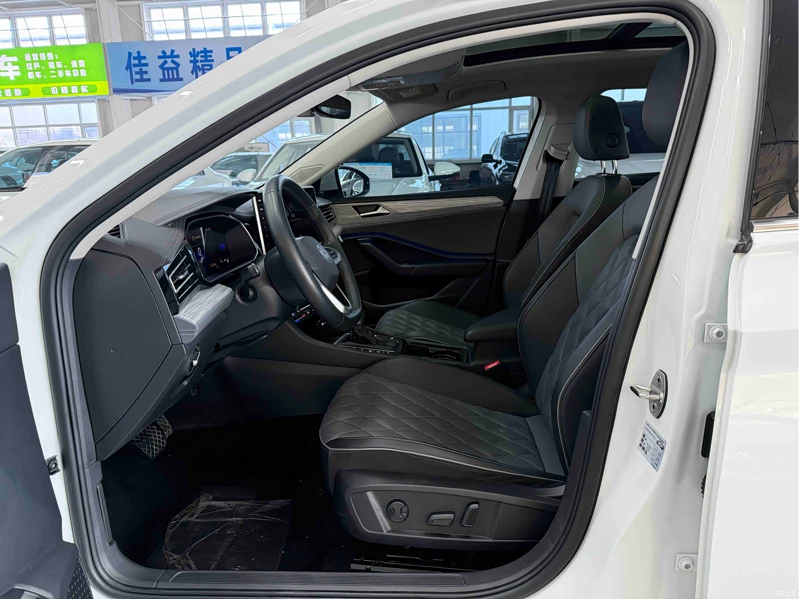 Volkswagen Sagitar, 2022 8