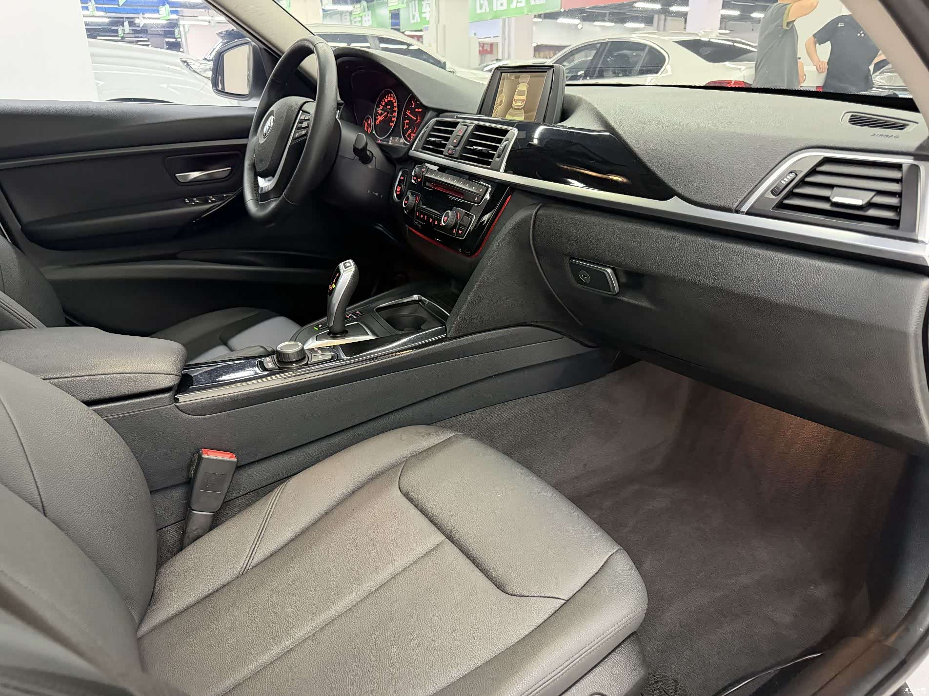 BMW 3 Series, 2017 все фото