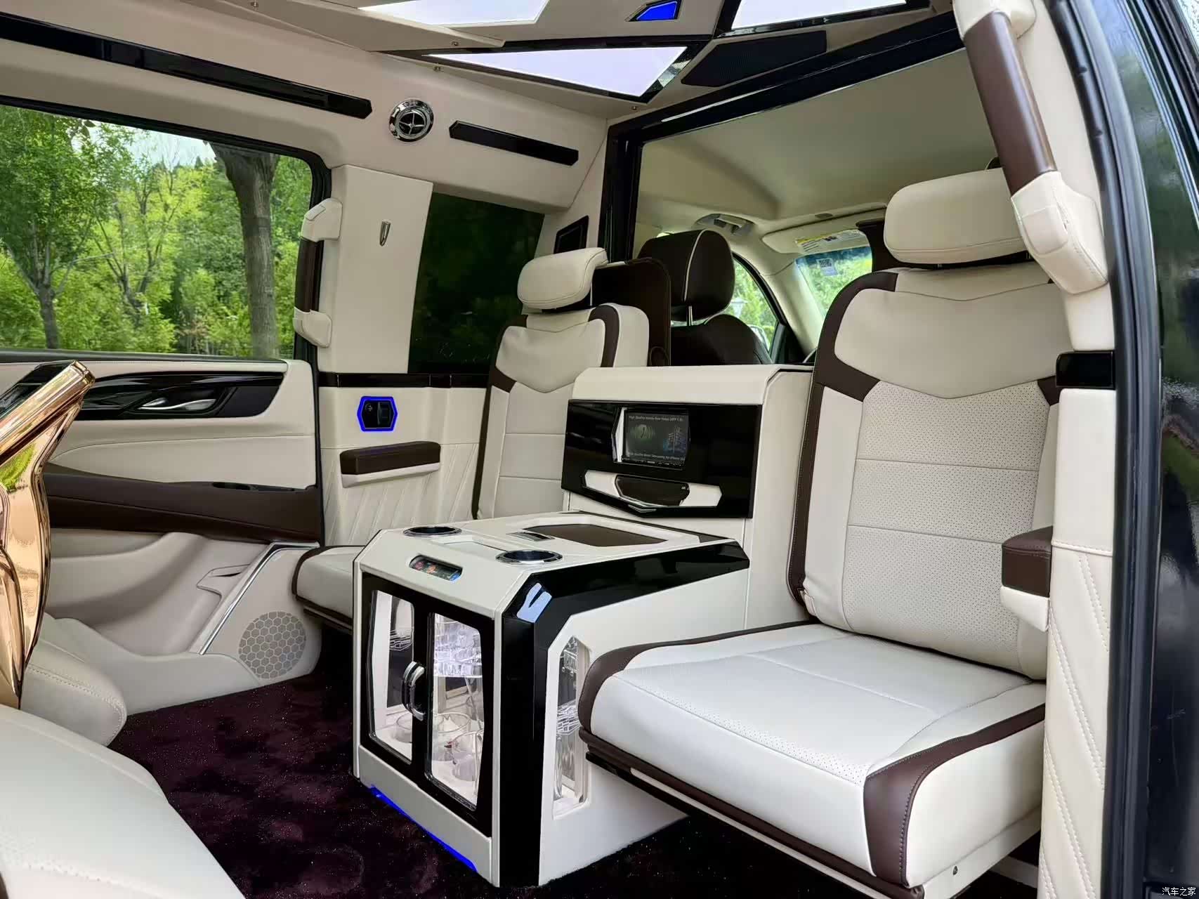 Cadillac Escalade, 2016 13