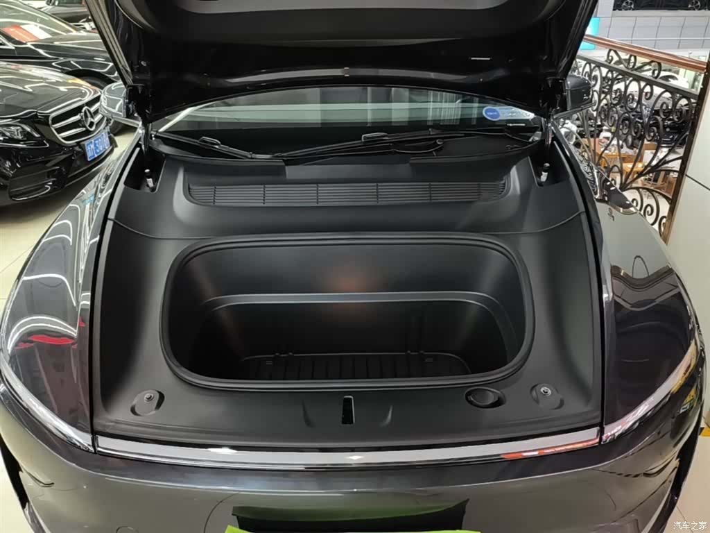Tesla Model Y, 2025 20