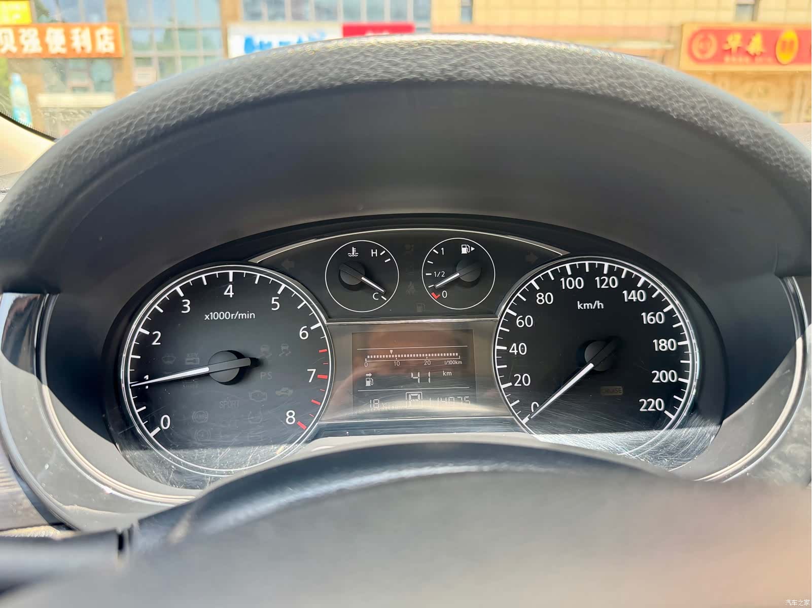 Nissan Tiida, 2012 19