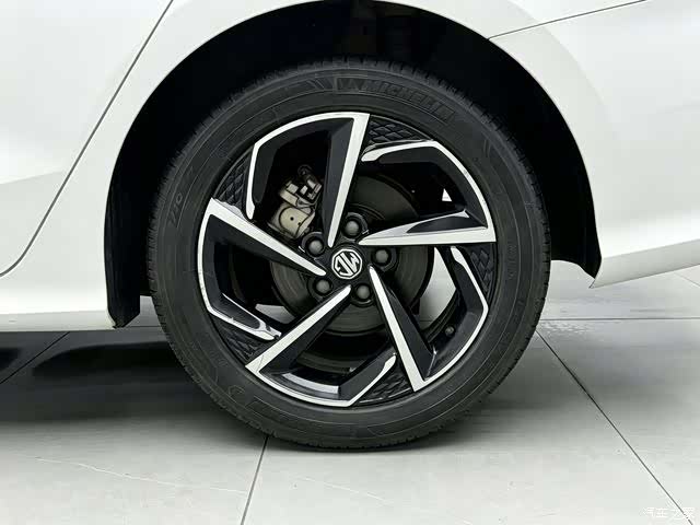 MG MG5, 2023 19