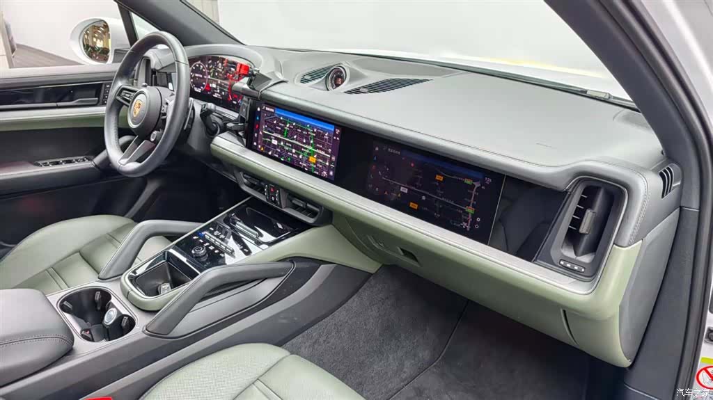 Porsche Cayenne, 2025 10