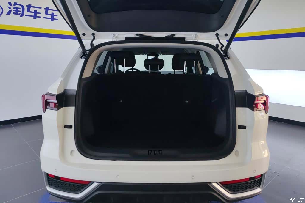 Ford Equator Sport, 2024 4