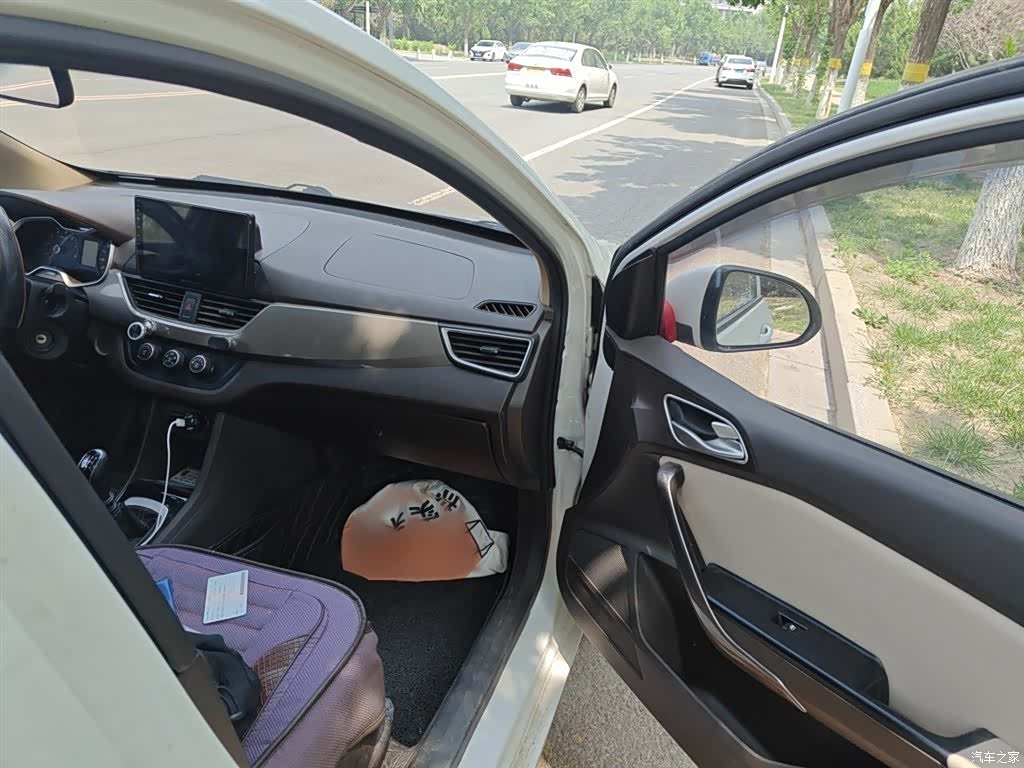 Wuling 310W, 2021 19