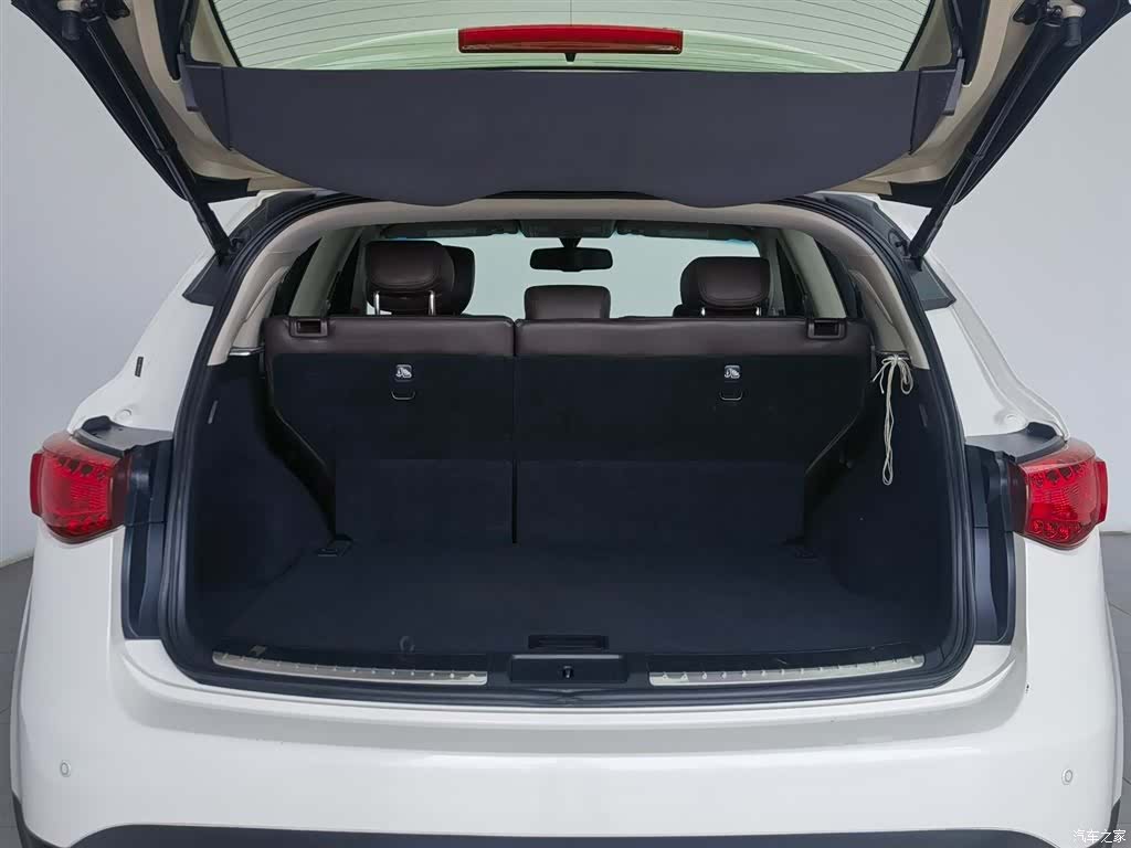 Infiniti QX70, 2020 24
