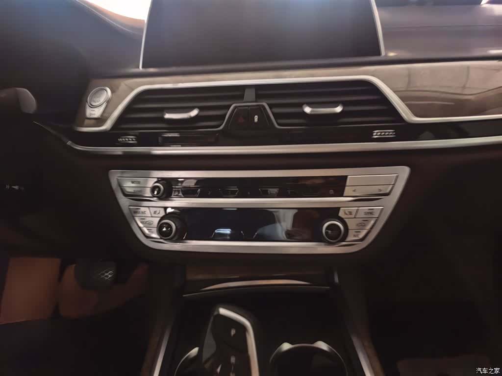 BMW 7 Series, 2021 все фото
