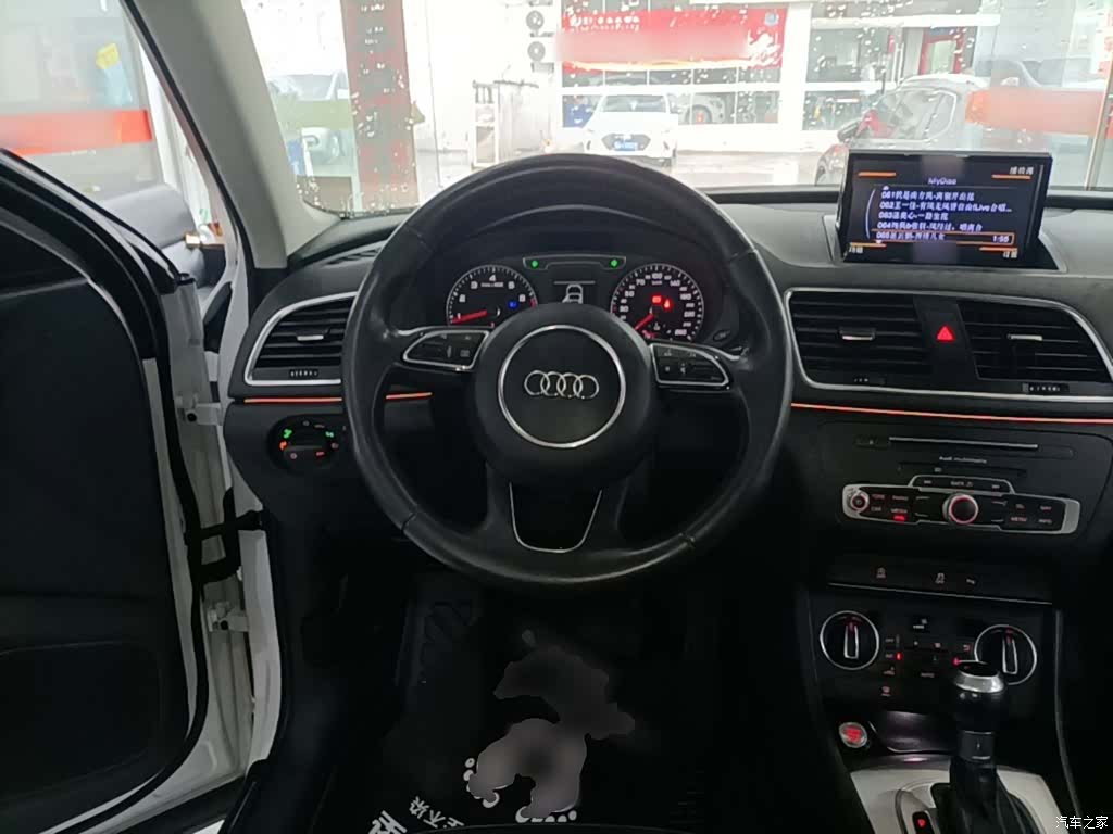 Audi Q3, 2017 11