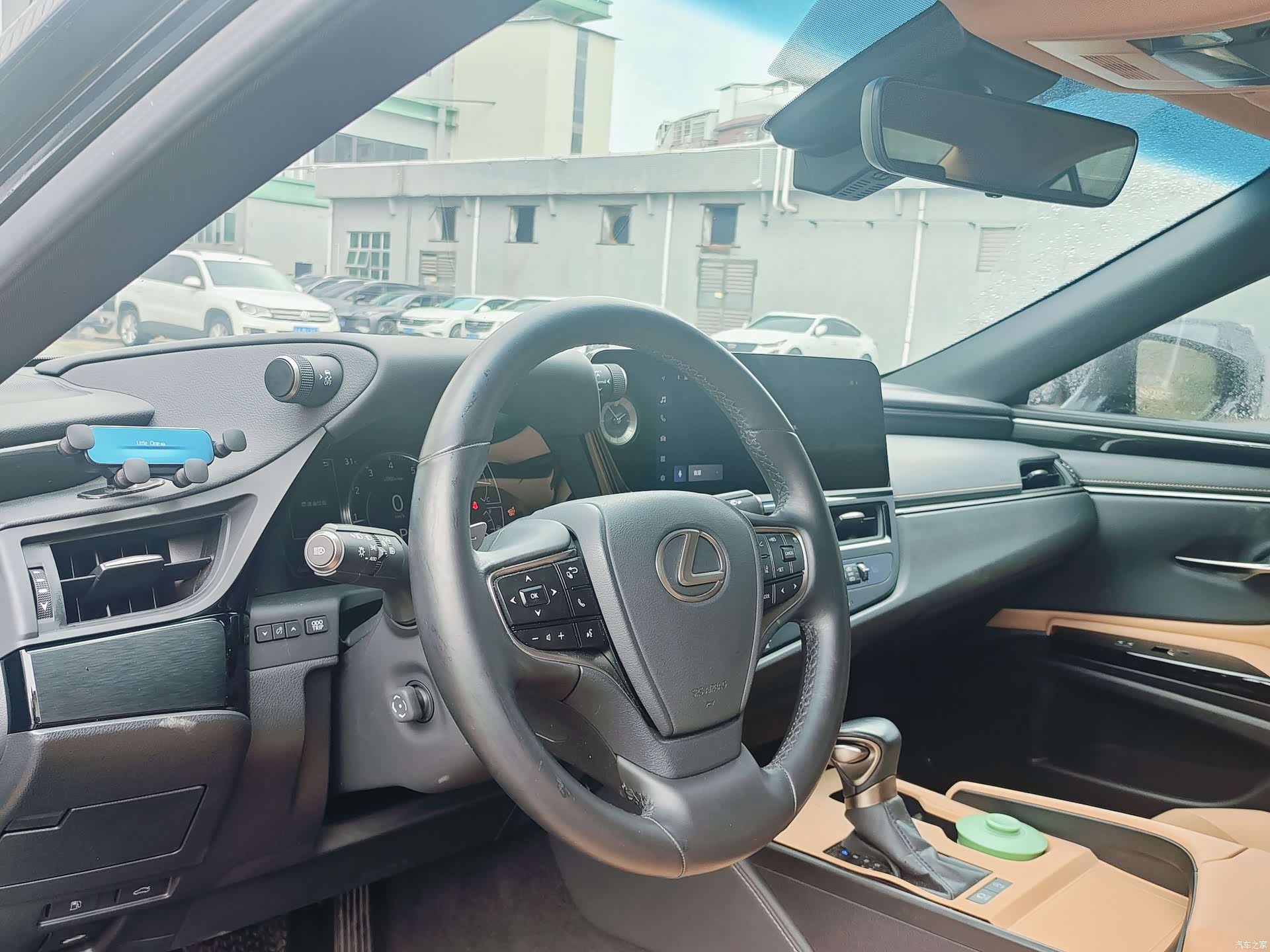 Lexus ES, 2024 9