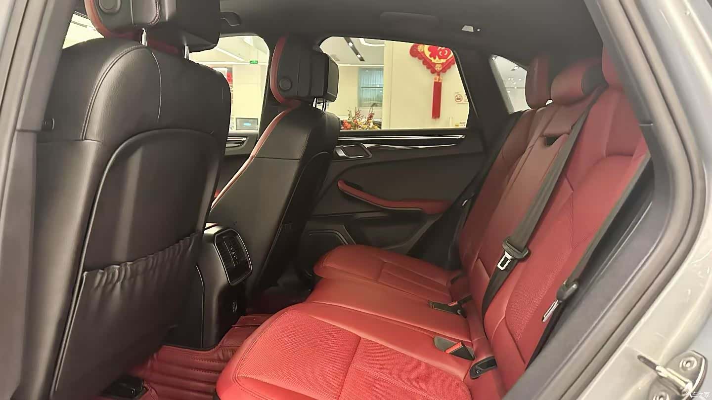 Porsche Macan, 2019 все фото