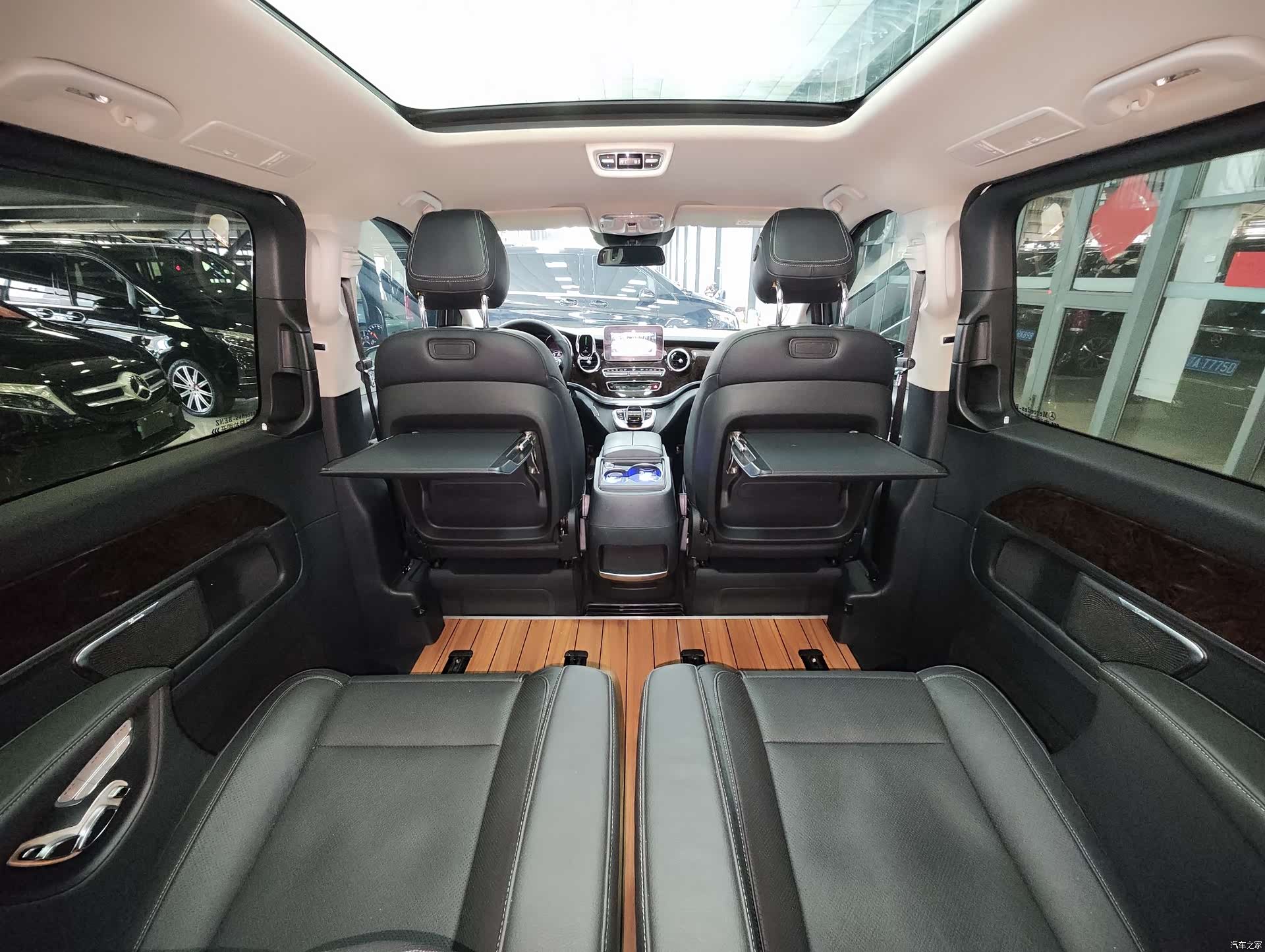 Mercedes-Benz V-Class, 2018 9