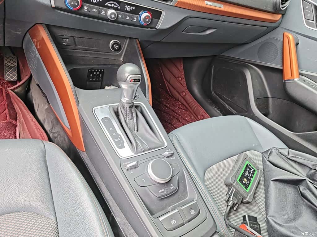 Audi Q2L, 2020 14
