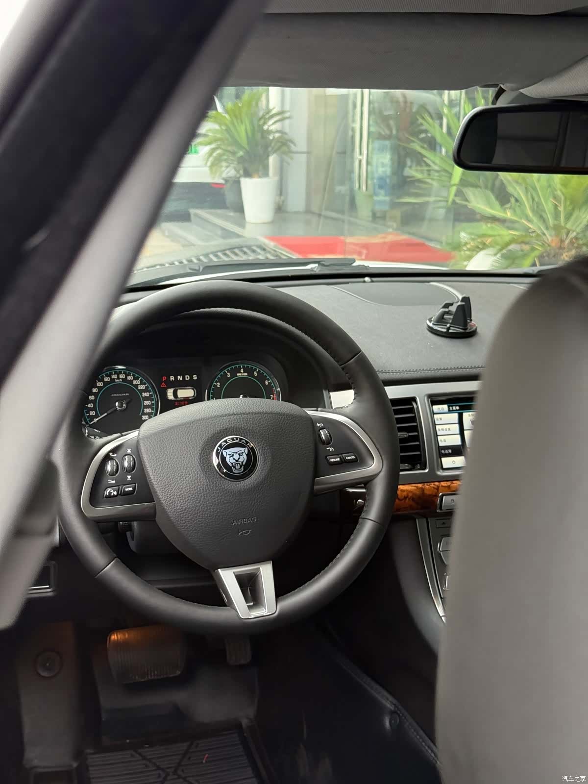 Jaguar XF, 2014 13