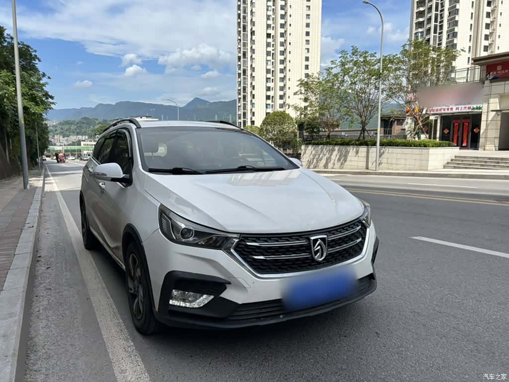 Wuling 310W, 2018 6