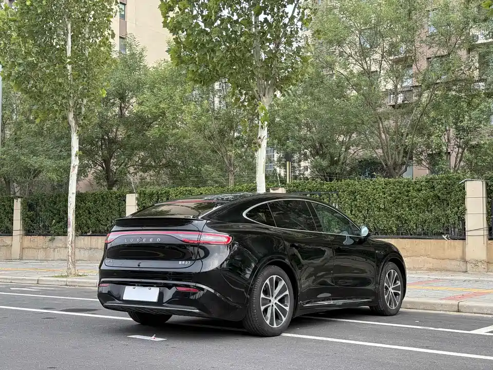 Luxeed R7