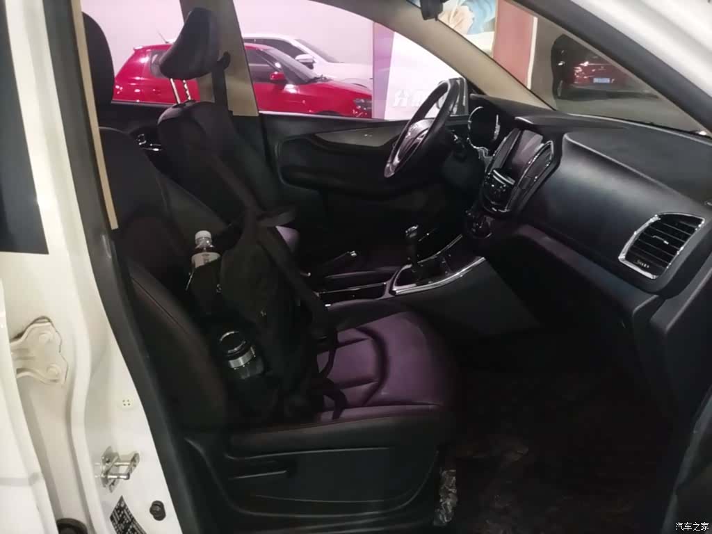 Wuling 560, 2016 25